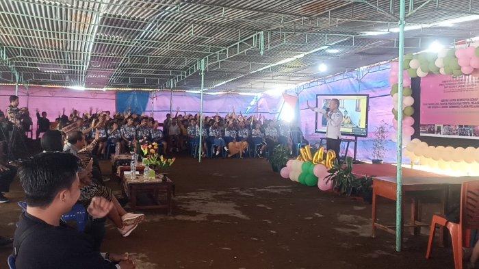 LANGKE REMBONG - SMP Negeri 4 Langke Rembong, Kabupaten Manggarai, menggelar Gebyar Akhir Semester Genap dan Panen Raya Project Penguatan Profil Pelajar Pancasila, di sekolah itu, di La'o, Kelurahan Wali, Sabtu (14/6/2025).