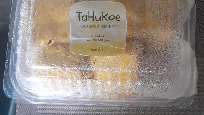 TAHUKOE - Kuliner NTT Tahukoe Tahu Kupang Rasa Selangit Membelah Bibir Selembut Tahu Susu Neng Geulis Lembang, bisa di beli dilokasi boulevard jalan jalan santai JJS Kupang Car Free Day di Jalan El Tari Kota Kupang, GBU Ora Et Labora, Kamis 30 November 2023 (fen).
