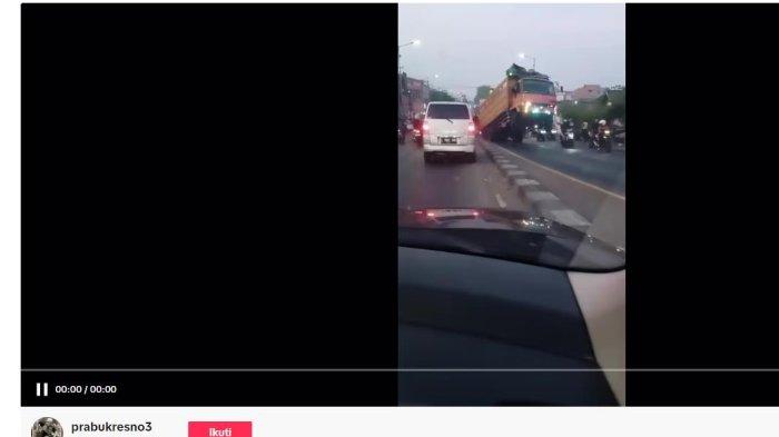 TRUK - Berita Viral Truk Standing Supir Lupa Sehingga Jatuh Dari Mobil di Sidoarjo Jawa Timur