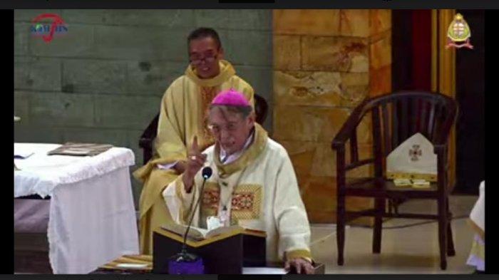 Uskup Agung Kupang, Mgr. Petrus Turang akan memimpin misa arwah untuk Uskup Agung Ende, Mgr. Vincentius Sensi Potokota, di Paroki Santo Yoseph Pekerja Penfui Kupang, Selasa 21 November 2023 pukul 07.00 Wita.