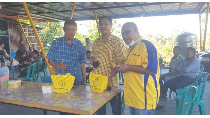 WEDANG JAHE CIWIDEY - Minum wedang jahe CiwideyBandung rasa Timor Dawan bersama anggota Komisi II DPRD NTT, bro Johan Oematan, SH, M.Si, Minggu 16 Juli 2023