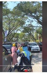 WISUDA POLTEK - Viral Wisuda Poltekkes Kemenkes Semarang Membuat Arus Lalu Lintas Macet Hingga 2 Kilometer Terhenti