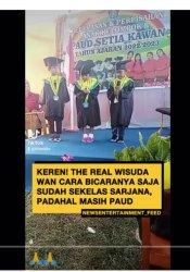 WISUDAWAN PAUD - Viral Anak Paud Setia Kawan Pandai Berbicara Seperti Seorang Sarjana, Ini Mimiknya