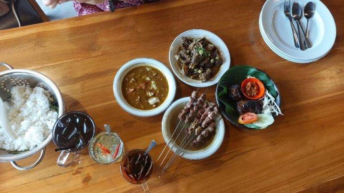 Aneka menu di Tengkleng Balak Mas Priyo.