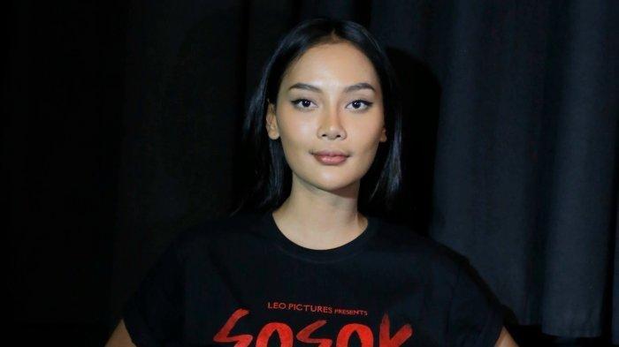 Erika Carlina ketika ditemui di Grand Indonesia Mall, Tanah Abang, Jakarta Pusat. Erika Carlina enjoy beradegan dewasa di film.