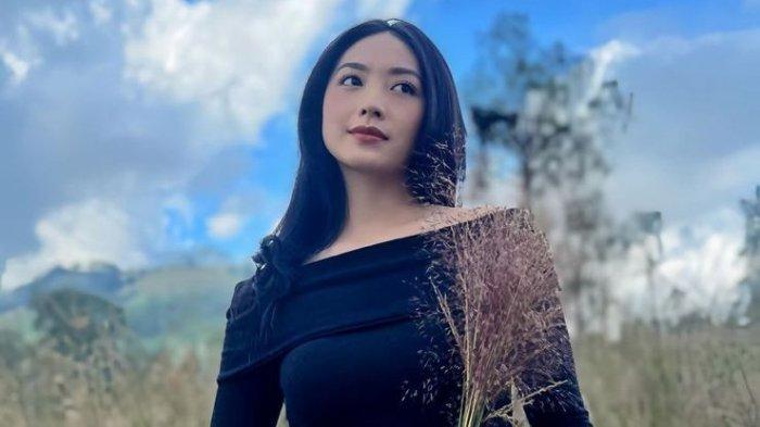 Natasha Wilona.