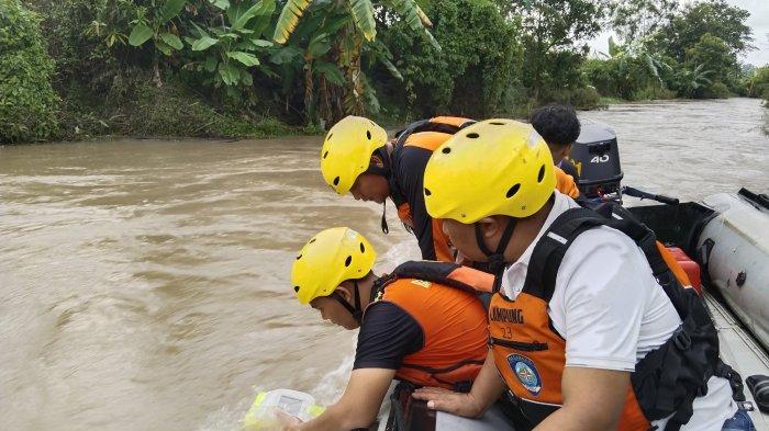 Remaja Nganjuk Terpeleset Masuk Sungai, Pencarian Terhambat Cuaca