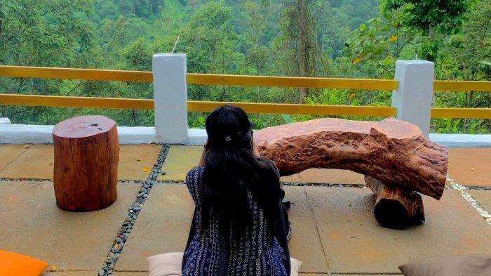 Puncak Nirwana Lampung merupakan tempat wisata di Lampung yang berada di Kupang Jernih, Sukarame, Kecamatan Telukbetung Barat, Kota Bandar Lampung.