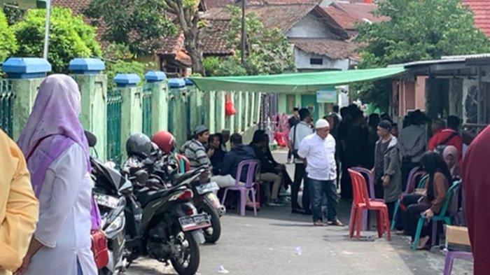 Rumah duka korban lift jatuh di Sekolah Azzahra Bandar Lampung.