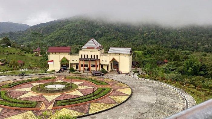 Suasana Kebun Raya Liwa (KRL) yang beralamat di Pekon Kubu Perahu, Balik Bukit, Lampung Barat.