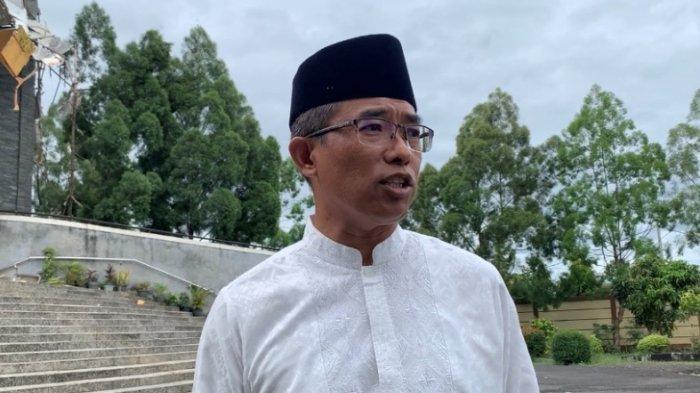 Wakil Ketua II DPRD Pesawaran, Aria Guna menyebut, aktivitas pegawai di kantor sementara waktu dialihkan pasca robohnya gedung DPRD Pesawaran, Jumat (23/5/2024) siang.