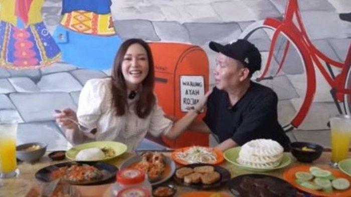 Ayah Rozak terharu saat warung makan miliknya didatangi Maia Estianty