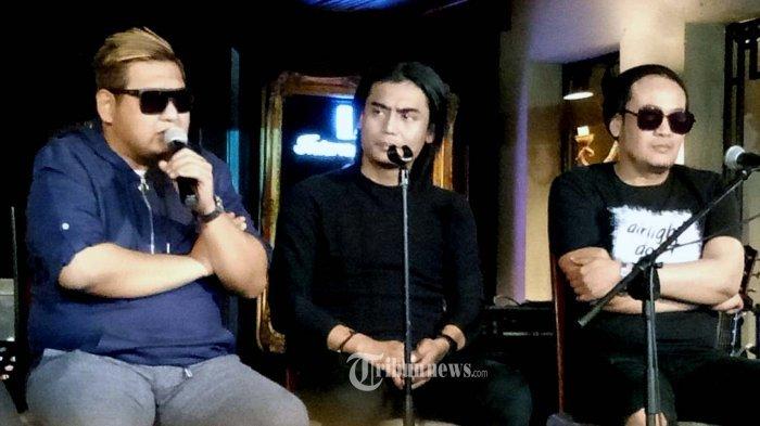 Chord Gitar Lagu Cinta Tak Harus Memiliki ST12, Lirik Lagu ST12