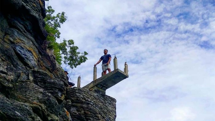 Pantai Minang Rua di Kabupaten Lampung Selatan, Provinsi Lampung.