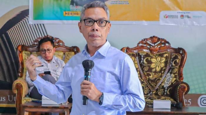 Dr Adhar Hakim