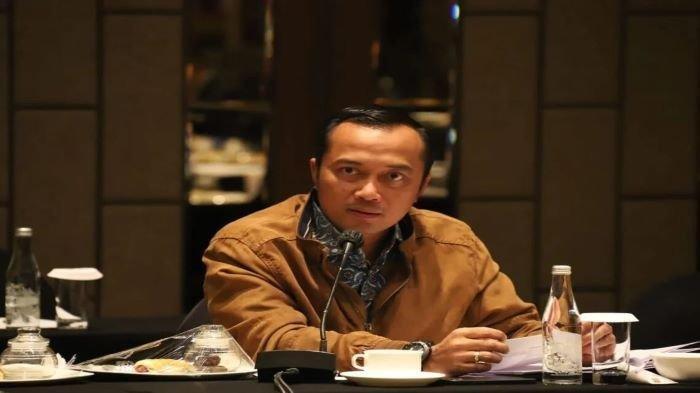 Anggota Komisi II DPR RI Fraksi Partai Gerindra, Prasetyo Hadi mengungkapkan pesan Ketua Umum Partai Gerindra Bapak Prabowo Subianto kepada seluruh Anggota DPR RI Fraksi Partai Gerindra.