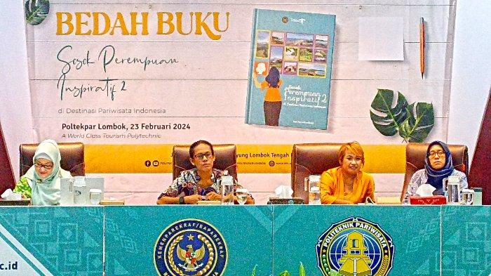 Sri Rahayu Hasiba alias Shilla (dua dari kiri) saat menjadi narasumber di acara bedah buku sosok perempuan inspiratif 2 di Destinasi Pariwisata Indonesia di Poltekpar Lombok, Jumat (23/2/2024).