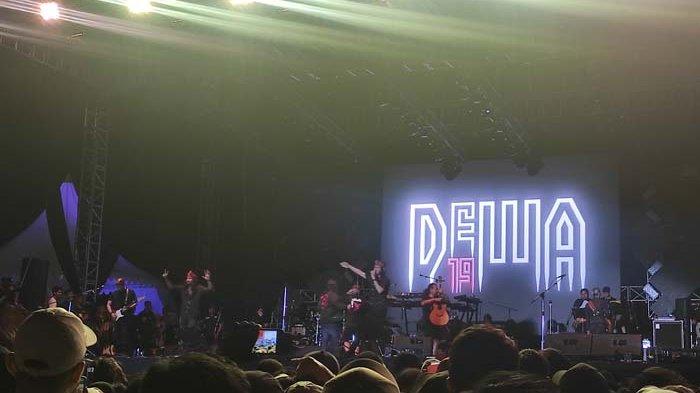 Konser pesta rakyat Dewa 19 menjadi pembuka event MXGP Sirkuit Selaparang tahun 2023,  Jumat (30/6/2023).