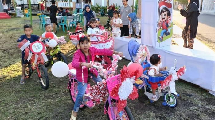 Lomba sepeda hias digelar warga Grand Kodya dalam rangka memeriahkan HUT ke-79 RI tahun 2024.