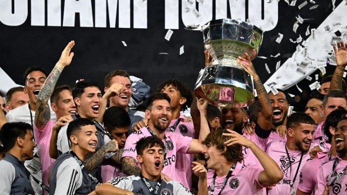 Lionel Messi dan kawan-kawan merayakan sukses  Inter Miami menjuarai Leagues Cup 2023 seusai mengalahkan Nashville SC di Geodis Park, Tennessee, Amerika Serikat, 19 Agustus 2023.