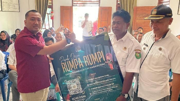 Kantor Imigrasi Sumbawa Besar saat menandatangni PKS pembentukan Rumpa Rumpi bersama Desa Mokong dan Desa Maman, Jumat (22/11/2024).