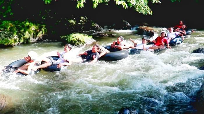 WATER TUBING - Keseruan River Tubing Selak Aik Bawak di Desa Wisata Aik Berik, Kecamatan Batukliang Utara, Kabupaten Lombok Tengah.