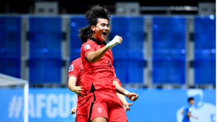 Tangkapan layar laman resmi AFC yang memuat momen perayaan gol pemain Korea Selatan pada perempat final Piala Asia U17 2023 kontra Thailand di Stadion Pathum Thani, Minggu (25/6/2023) malam. Korea Selatan  memenangi laga tersebut sehingga lolos ke Piala Dunia U17 2023 di Indonesia.
