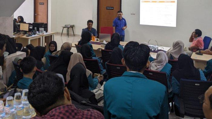 Mahasiswa Program Studi Komunikasi Penyiaran Islam (KPI) Universitas Islam Negeri (UIN) Mataram belajar di TribunLombok.com, Jumat (17/11/2023).