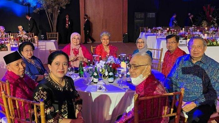 Para tokoh nasional tampak menghadiri Gala Dinner G20 di Garuda Wisnu Kencana (GWK), Bali, Selasa (15/11/2022) malam. Tampak dalam foto: Ketua DPR Puan Maharani, Wakil Presiden ke-9 RI Hamzah Haz, Presiden kelima RI Megawati Soekarnoputri, Wakil Presiden ke-6 RI Try Sutrisno, Presiden keenam RI Susilo Bambang Yudhoyono, dan Wakil Presiden ke-10 dan ke-12 Jusuf Kalla.