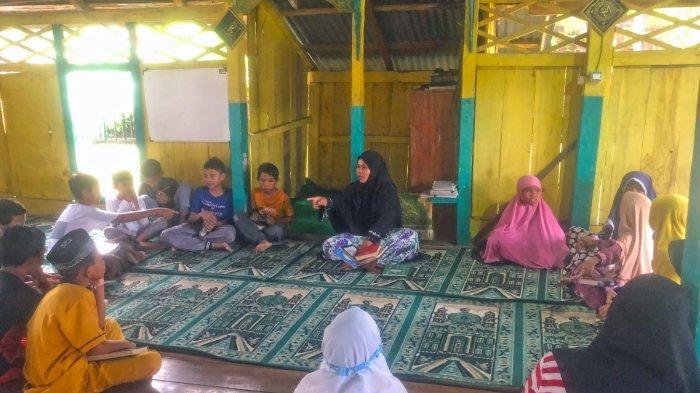 Langgar Melayu Kuno yang berada di Kelurahan Melayu, Kecamatan Asakota, Kota Bima. Surau ini terbangun pada tahun 1608 dan sempat menjadi mushalla dan kini difungsikan menjadi TPQ.