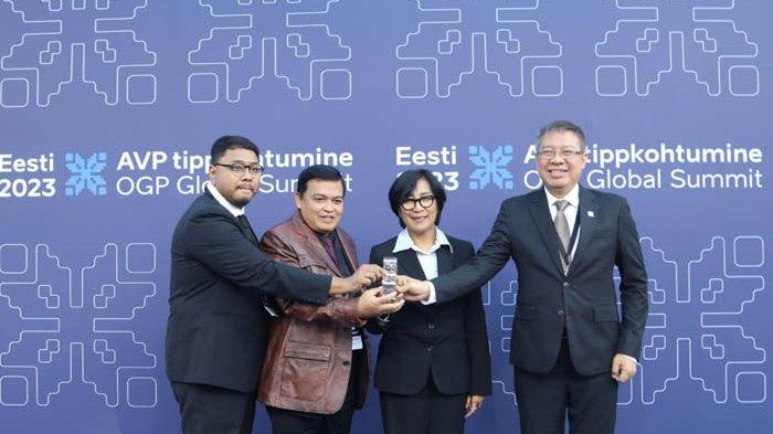 Badan Pembinaan Hukum Nasional (BPHN) Kemenkumham RI Sabet penghargaan OGP Award 2023. Penghargaan diterima Kepala BPHN, Widodo Ekatjahjana dalam acara puncak OGP Summit 2023 di Tallin, ibu kota Estonia 6 September 2023.