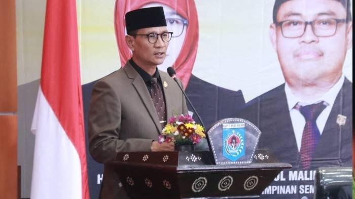 Wali Kota Mataram H Mohan Roliskana saat menyampaikan pidato dalam rapat paripurna dalam rangka perayaan HUT ke-31 Kota Mataram, Rabu (28/8/2024).