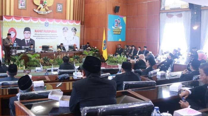 Suasana rapat paripurna di gedung DPRD Kota Mataram, Rabu (28/8/2024).