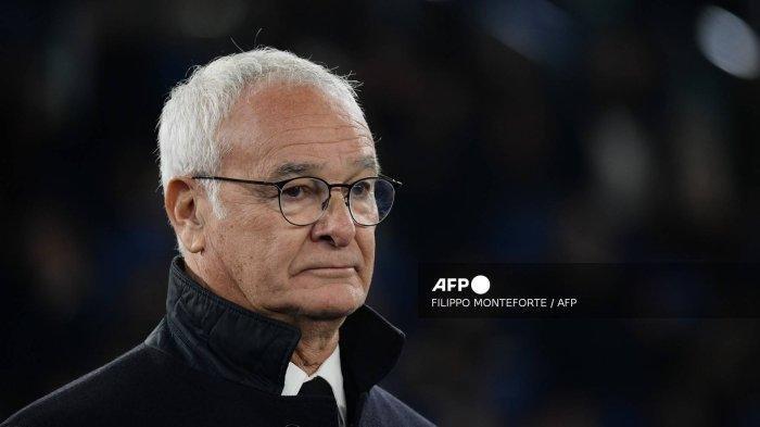 CLAUDIO RANIERI-(ARSIP)Pelatih kepala Roma asal Italia Claudio Ranieri terlihat menjelang pertandingan sepak bola Seri A Italia antara AS Roma dan Atalanta BC di Stadion Olimpiade di Roma pada 2 Desember 2024. (Foto oleh Filippo MONTEFORTE / AFP)
