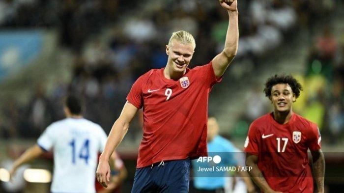Penyerang Norwegia #09 Erling Braut Haaland merayakan gol 2-0 dalam pertandingan sepak bola kualifikasi grup A UEFA Euro 2024 antara Siprus dan Norwegia di AEK Arean di Larnaca, Siprus, pada 12 Oktober 2023.