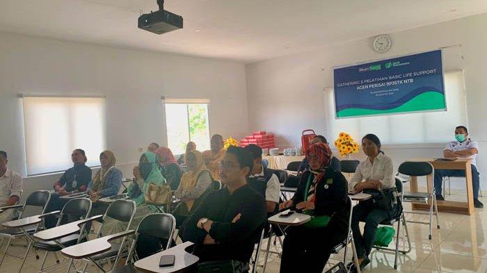 Peserta pelatihan hidup dasar untuk Agen Perisai Badan Penyelenggara Jaminan Sosial Ketenagakerjaan  Nusa Tenggara Barat (NTB) di Rumah Sakit Siloam Mataram pada hari  Sabtu (2/9/2023).