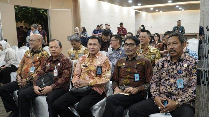 Kepala Kantor Wilayah Kemenkumham Nusa Tenggara Barat, Romi Yudianto bersama Kepala Divisi Administrasi, Anton Edward Wardhana, dan Kepala Bagian Program dan Humas, Febri Nurdian Satriatama menghadiri Rapat Koordinasi Program Dukungan Manajemen Semester I Tahun Anggaran 2023 di Jakarta 16-18 Juli 2023.