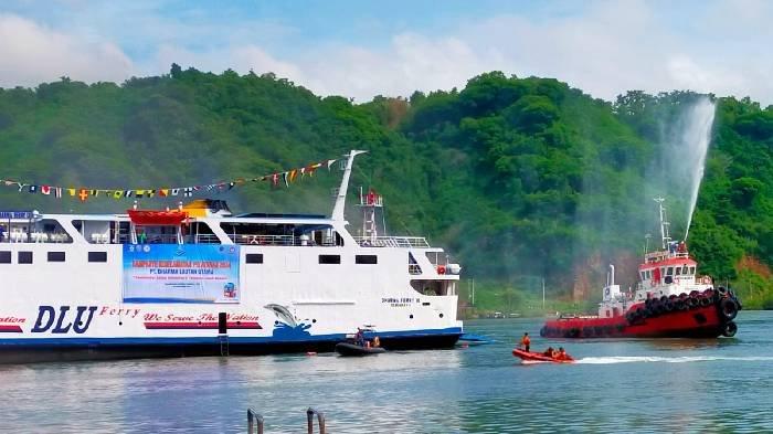 Simulasi kampanye keselamatan penyerangan oleh PT DLU di Pelabuhan Lembar, Lombok Barat, Rabu (18/12/2024).