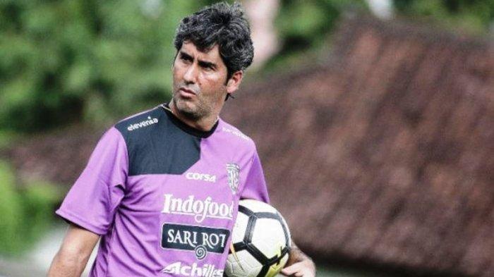 Pelatih Bali United, Stefano Cugurra atau akrab disapa Teco.