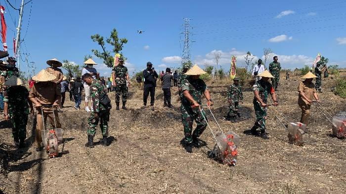 Kodim 1615/Lombok Timur (Lotim) meluncurkan program stasiun Petani Lestari (Tales) untuk membantu para petani jagung yang ada di Kecamatan Pringgabaya, Senin, (19/8/2024).