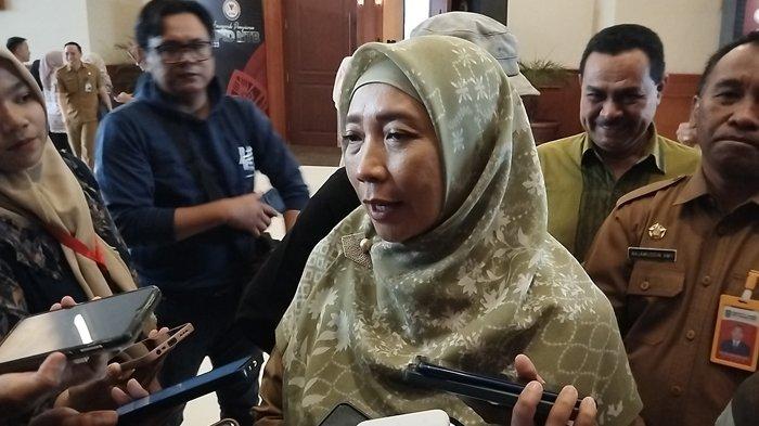 Wagub NTB Sitti Rohmi Djalilah saat diwawancarai wartawan di Mataram, Senin (11/9/2023).