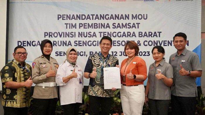 General Manager Aruna Senggigi, Weni Kristanti dan Kepala Cabang Jasa Raharja Provinsi Nusa Tenggara Barat, Dicky Syiwa Permadi, S.E., AAAI-K, CRA mewakili Tim Pembina Samsat Provinsi NTB menandatangani kerja sama untuk memberikan apresiasi kepada warga taat pajak.