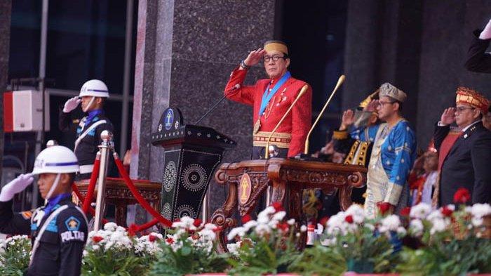 Menteri Hukum dan HAM,  Yasonna Laoly saat memimpin upacara Peringatan HUT ke-78 Kemerdekaan RI di kantor Kementerian Hukum dan Hak Asasi Manusia, Jakarta, Kamis 17 Agustus 2023.