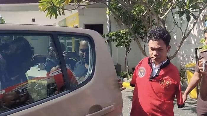IWAS alias Agus Buntung dilimpahkan ke jaksa penuntut umum Kejari Mataram, Kamis (9/1/2025).
