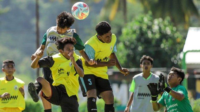 AMMAN Berangkatkan Puluhan Talenta Muda Sepak Bola Sumbawa Barat ke PSS Sleman