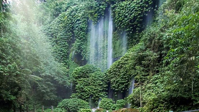 Air Terjun Benang Kelambu di Lombok Tengah.