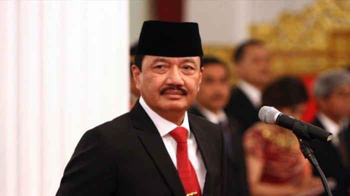 Kepala Badan Intelejen Negara (BIN) Komjen Pol Budi Gunawan mengucapkan sumpah jabatan pada acara pelantikan di Istana Negara, Jakarta, Jumat (9/9/2016).