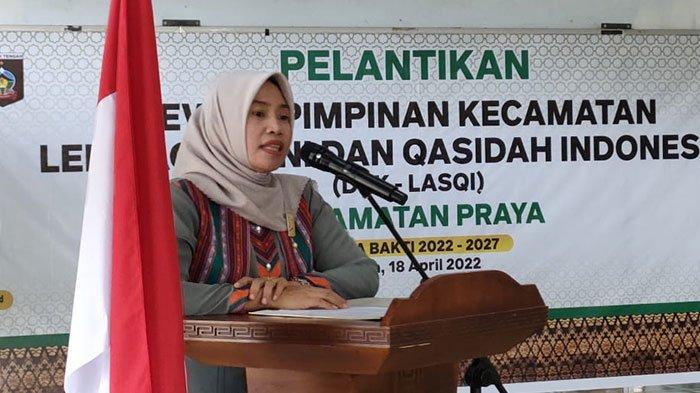 Baiq Nurul Aini Pathul Bahri saat memberi sambutan dalam acara pelantikan DPK Lasqi Kecamatan Praya.
