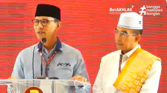 Calon Wali Kota dan Wakil Wali Kota Mataram Mohan Roliskana-TGH Mujiburrahman dalam debat kedua Pilkada Kota Mataram 2024, Senin (18/11/2024).