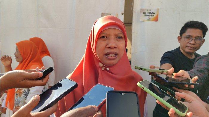 Calon Wakil Bupati Lombok Barat Nurul Adha ditemui awak media usai deklarasi Lazadha maju Pilkada Lombok Barat 2024 di Lapangan Umum Kediri, Minggu (11/8/2024).